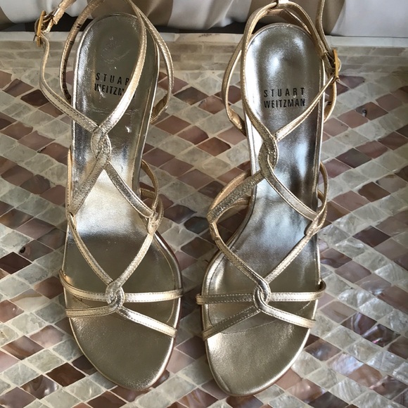 Gold metallic strapped sandal - Picture 2 of 6